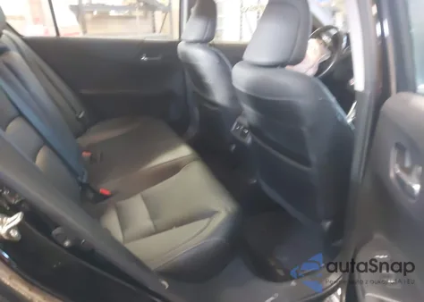 2016 Honda Accord Touring z USA, uszkodzony, nr VIN 1HGCR3F95GA032197